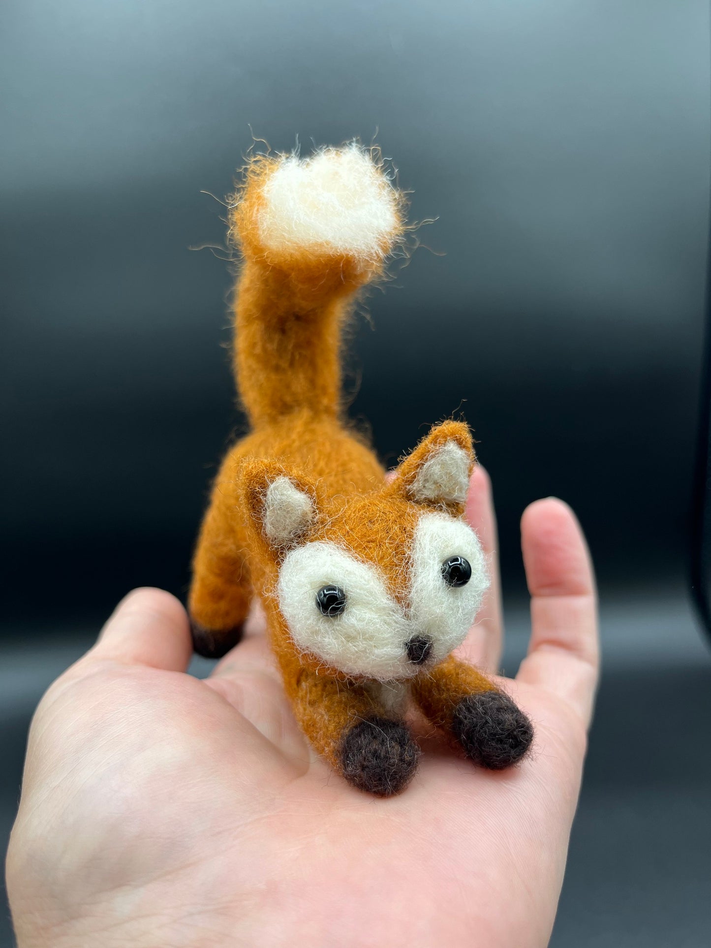 Frisky Fox Beginners Needle Felting Kit. Easy to follow printable PDF instructions & YouTube Tutorial link. All supplies included!