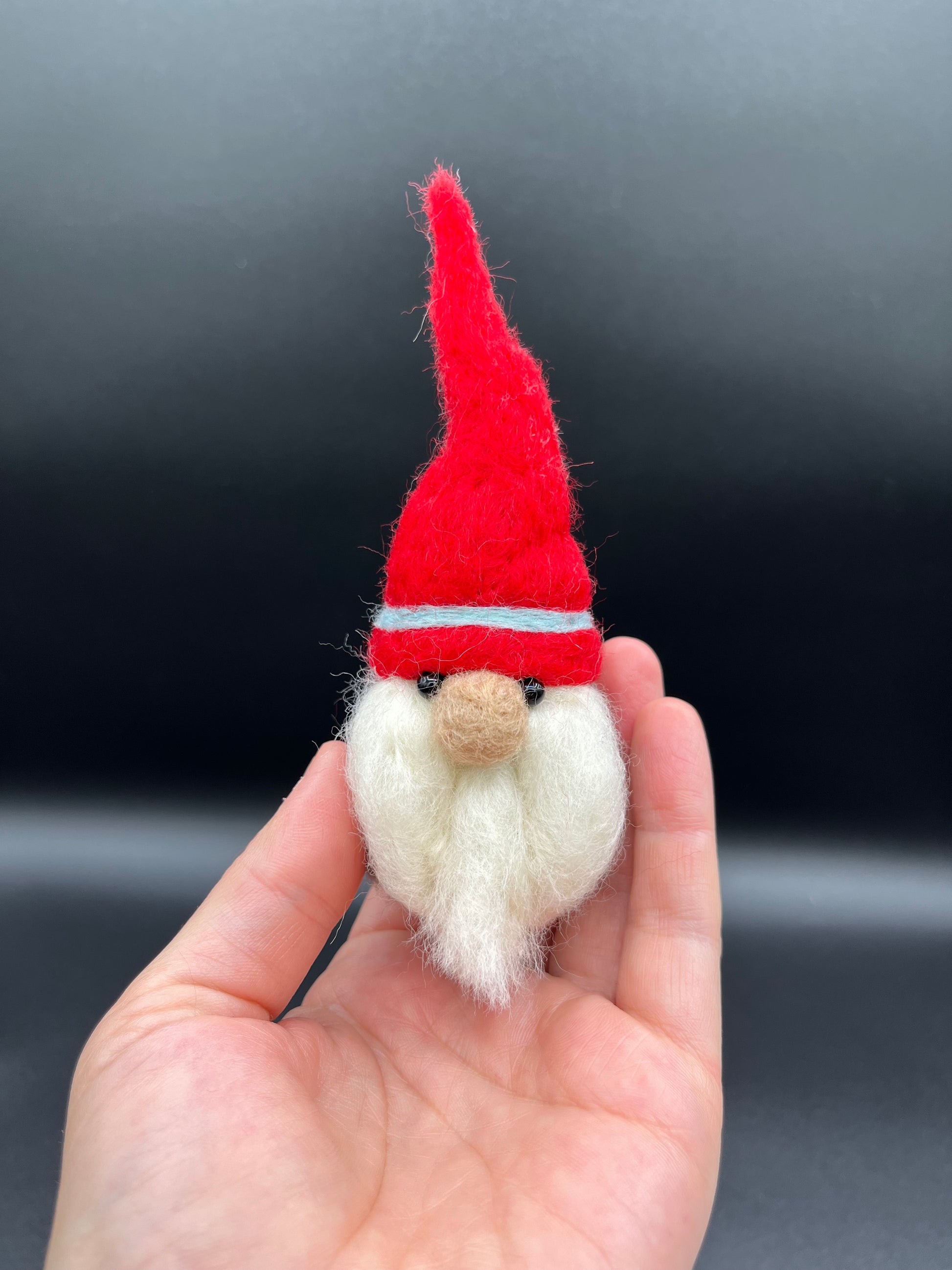 Make this cute Plump Gnome at home with this easy to follow DIY needle felting kit. 